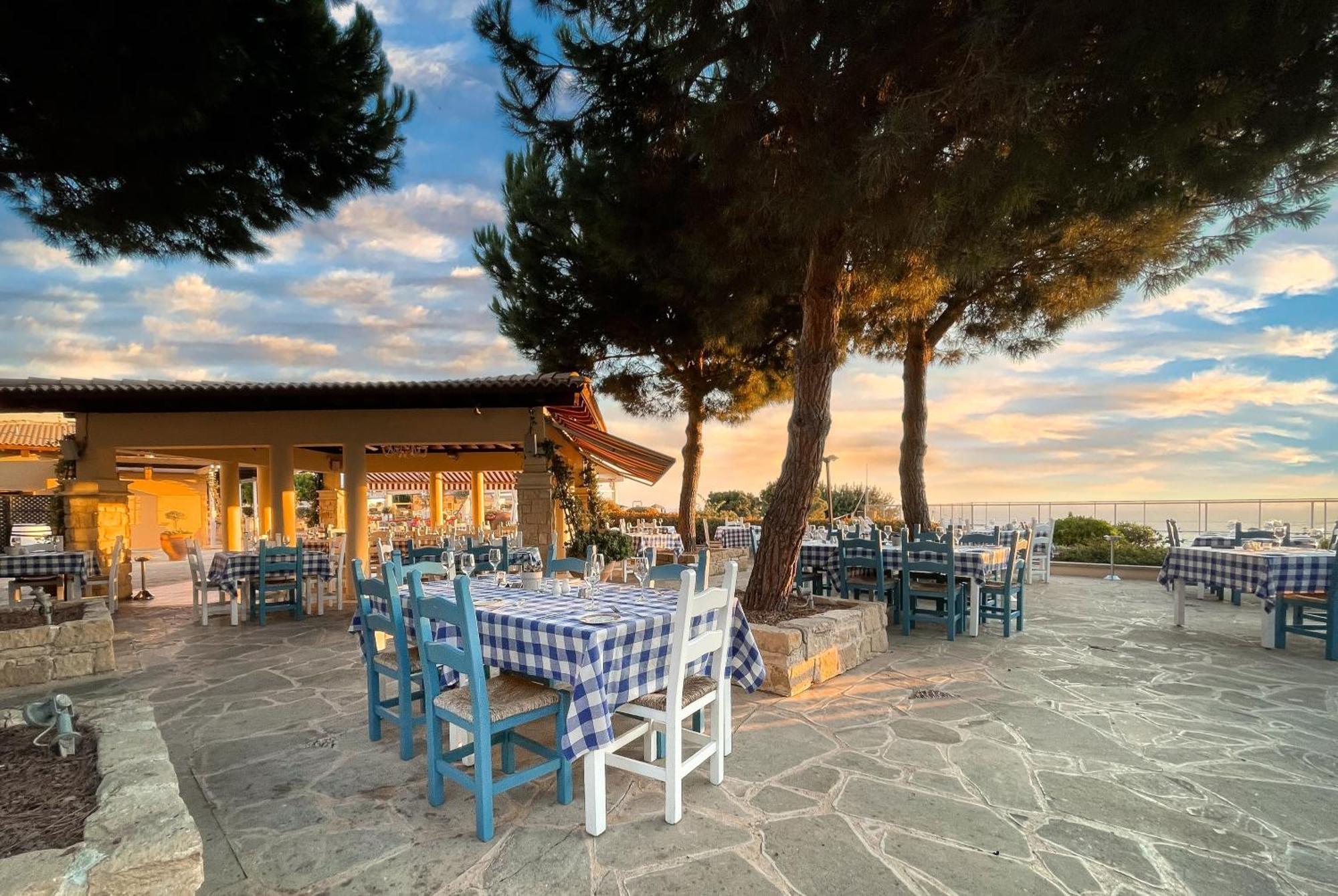 4 Bedroom Villa Helidoni With Private Infinity Pool, Aphrodite Hills Resort Kuklia Zewnętrze zdjęcie