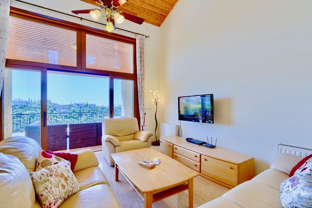 4 Bedroom Villa Helidoni With Private Infinity Pool, Aphrodite Hills Resort Kuklia Zewnętrze zdjęcie