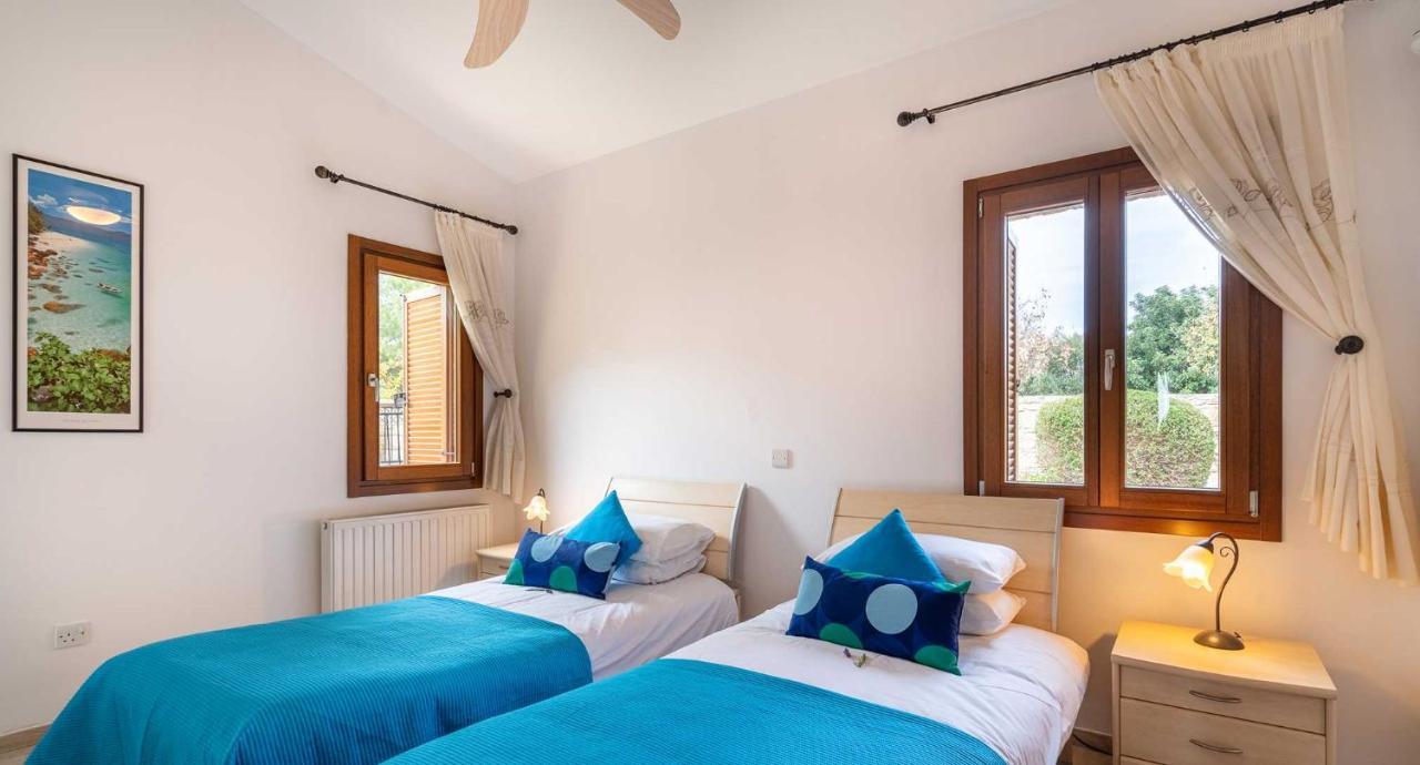 4 Bedroom Villa Helidoni With Private Infinity Pool, Aphrodite Hills Resort Kuklia Zewnętrze zdjęcie
